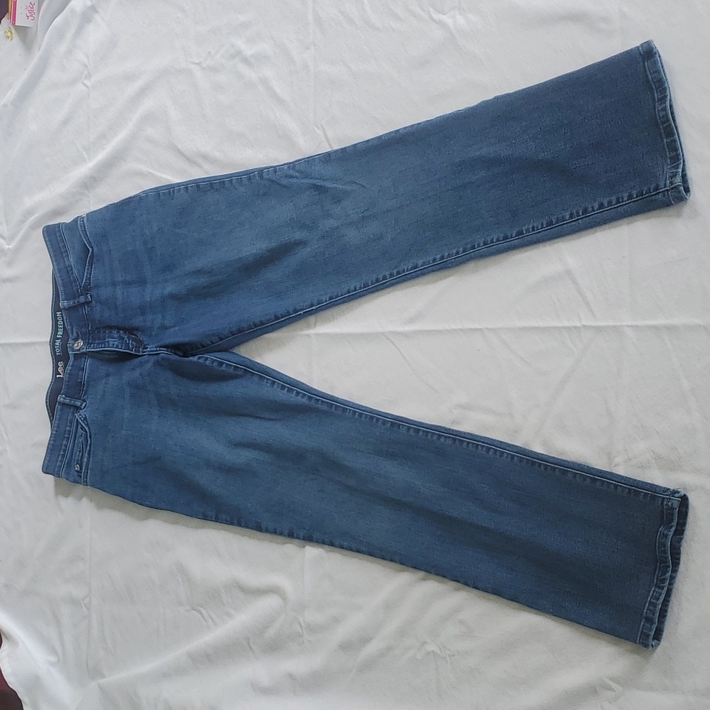 Women's Lee modern series Total Freedom straight leg jeans